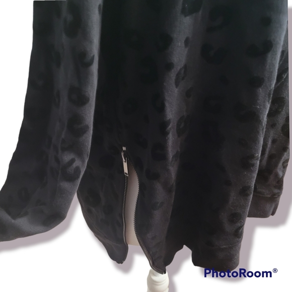 Rails | Tops | Euc Rails Marlo Flocked Leopard Print Sweatshirt With Dual Side Zippers | Poshmark